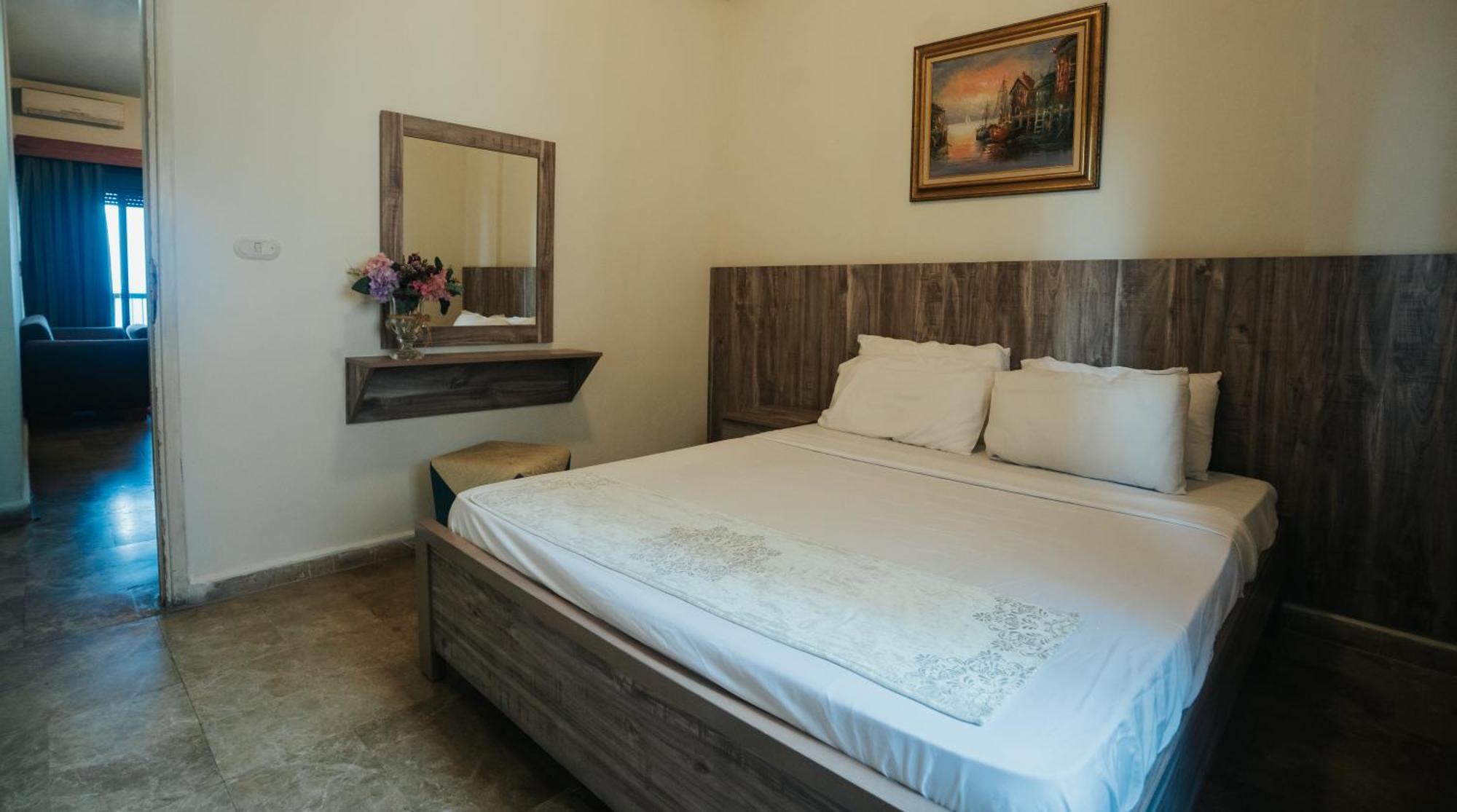 Holiday Suites Hotel&Beach Resort Jounieh Exterior foto