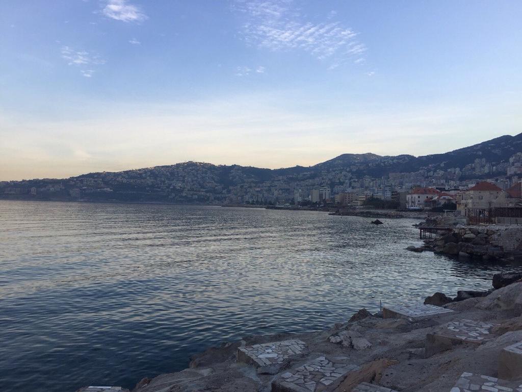 Holiday Suites Hotel&Beach Resort Jounieh Exterior foto
