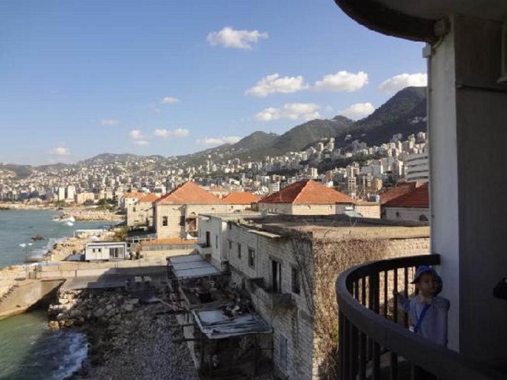 Holiday Suites Hotel&Beach Resort Jounieh Exterior foto