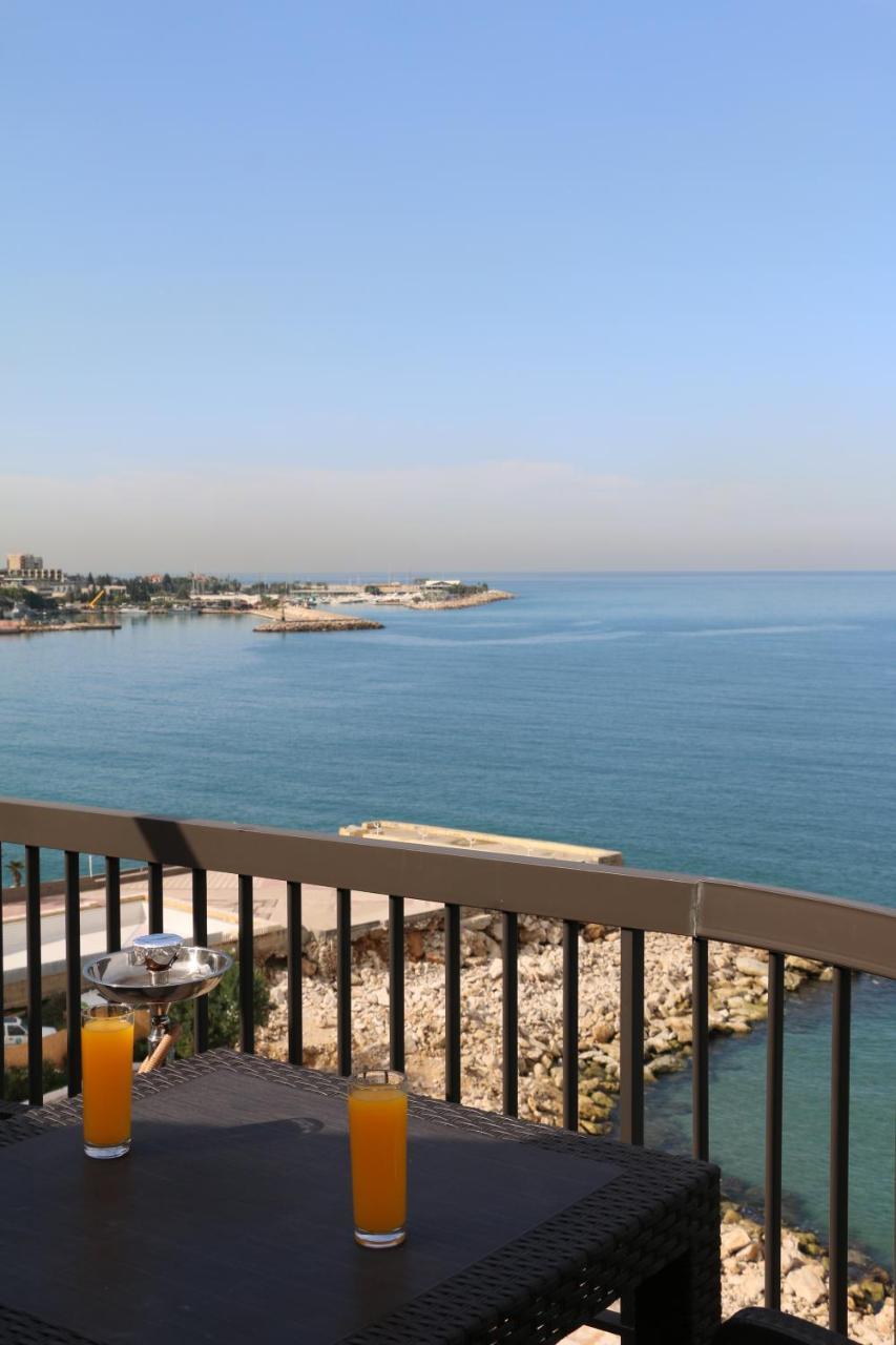 Holiday Suites Hotel&Beach Resort Jounieh Exterior foto