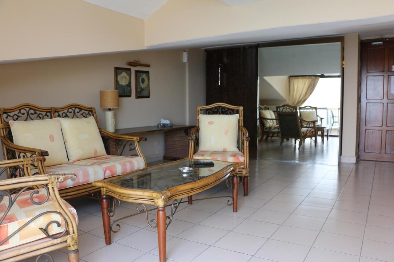 Holiday Suites Hotel&Beach Resort Jounieh Exterior foto